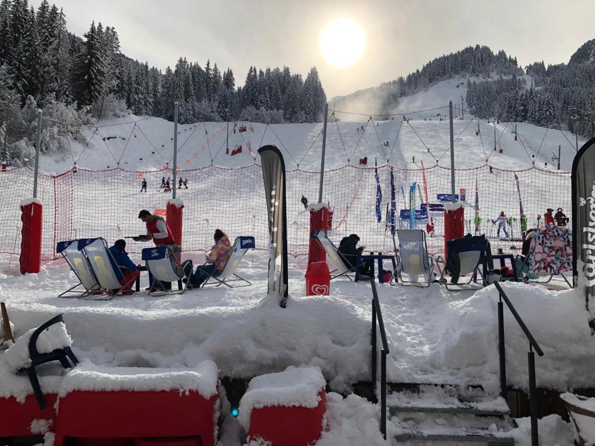 Le Schuss Hotel Chatel Exterior photo